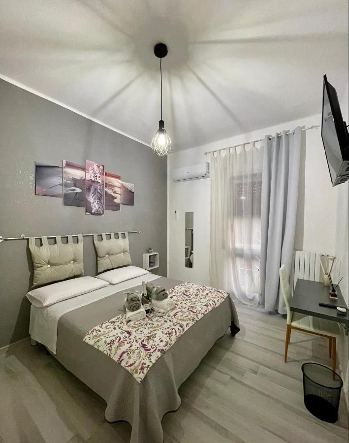 Rosaria'S Home Brindisi Bagian luar foto
